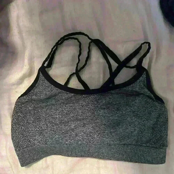 Reebok sports bra - Picture 2 of 2
